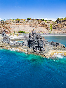 Playa de la Cueva / Monumento de la Antorcha