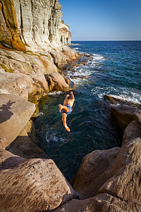 Diving of the rocks