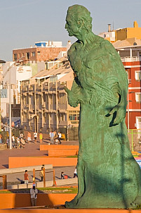Alfredo Kraus Statue