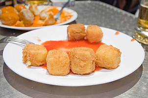 Fried cheese with tomato marmalade