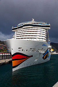 Cruise Ship in Santa Cruz