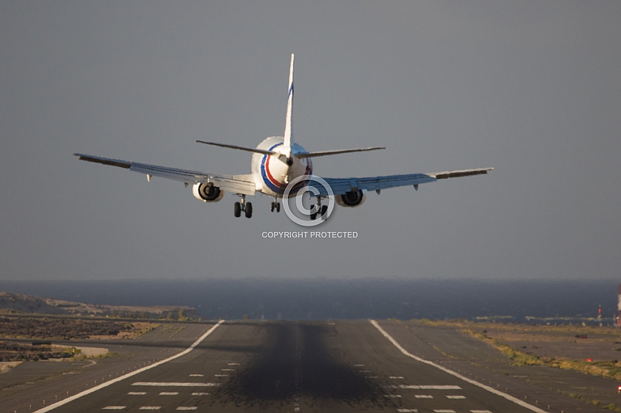 Airplane arriving at Gran Canaria Airport